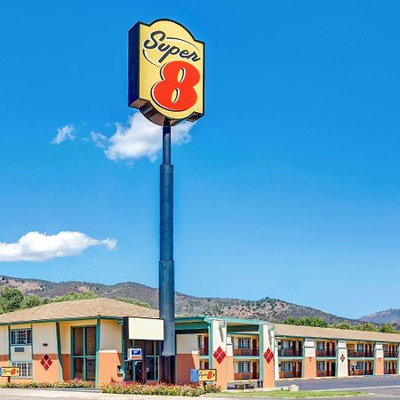 Super 8 by Wyndham Yreka Hotel Eksteriør billede