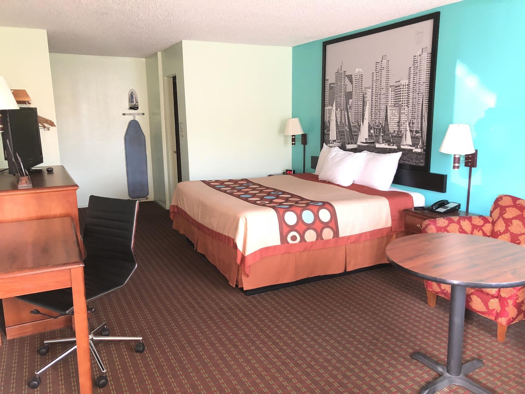 Super 8 by Wyndham Yreka Hotel Eksteriør billede