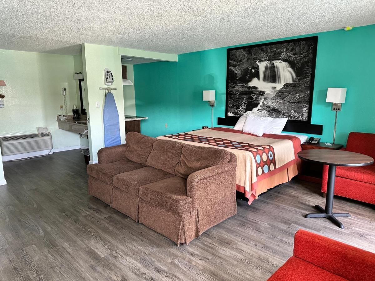 Super 8 by Wyndham Yreka Hotel Eksteriør billede